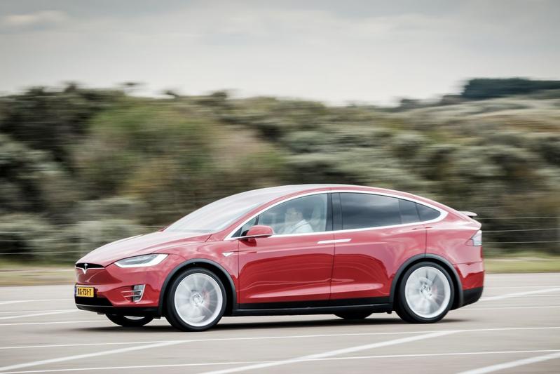tesla_x