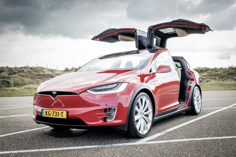 tesla_x