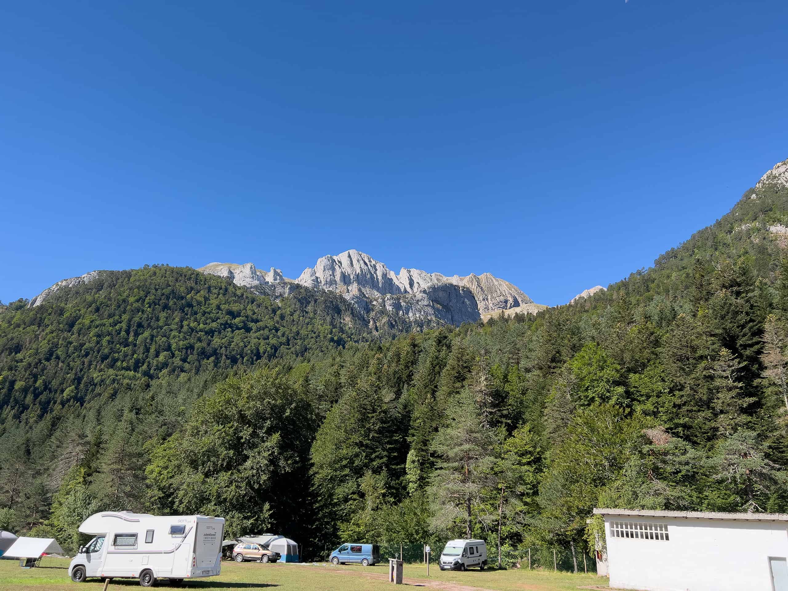 pyreneeen2